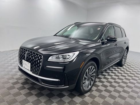 Certified 2025 Lincoln Corsair Reserve w/ Equipment Group 202A image 2