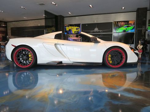 Used 2015 McLaren 650S Spider RWD image 10