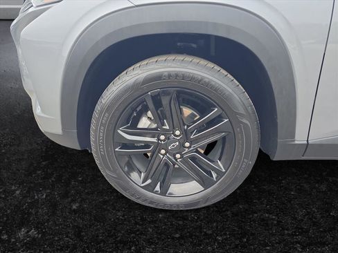 Used 2025 Chevrolet Trax ACTIV w/ Sunroof Package image 9