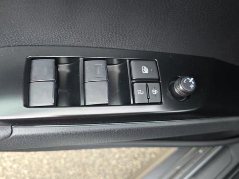 Used 2026 Toyota Camry SE FWD image 25