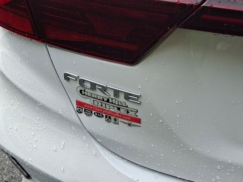 Used 2023 Kia Forte LXS w/ LXS Technology Package FWD image 23