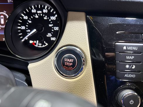 Used 2018 Nissan Rogue SL w/ Premium Package FWD image 21