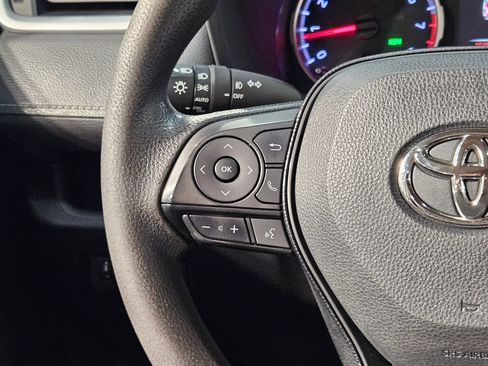 Used 2021 Toyota RAV4 XLE FWD image 27