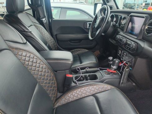 Used 2023 Jeep Gladiator Overland image 9