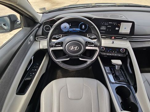 Used 2024 Hyundai Elantra Limited FWD image 28