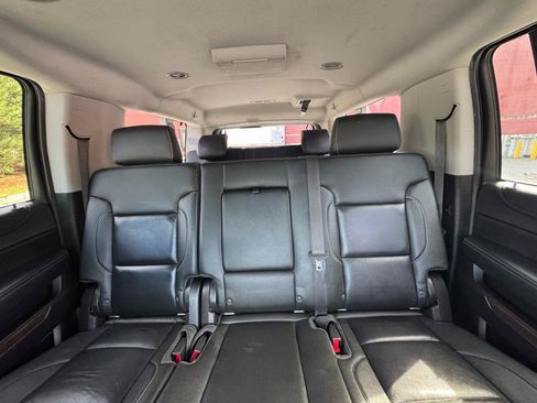 Used 2018 Chevrolet Suburban LT AWD/4WD image 16