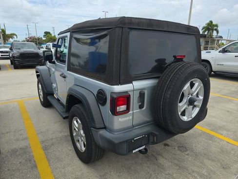 Used 2022 Jeep Wrangler Sport AWD/4WD image 12