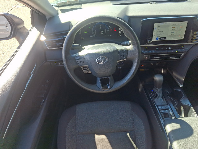 Used 2025 Toyota Camry LE FWD image 11