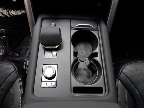 Certified 2025 Land Rover Discovery S image 14