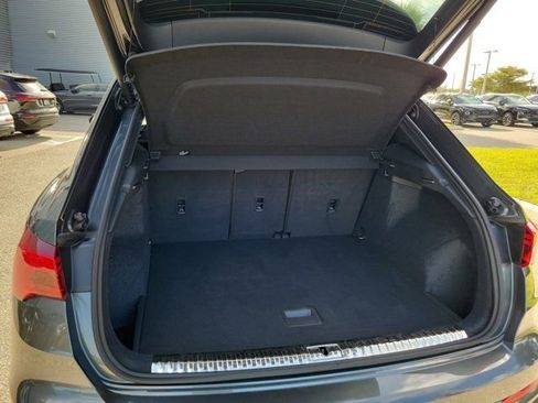 Certified 2025 Audi Q3 2.0T Premium Plus w/ Premium Plus Package image 8