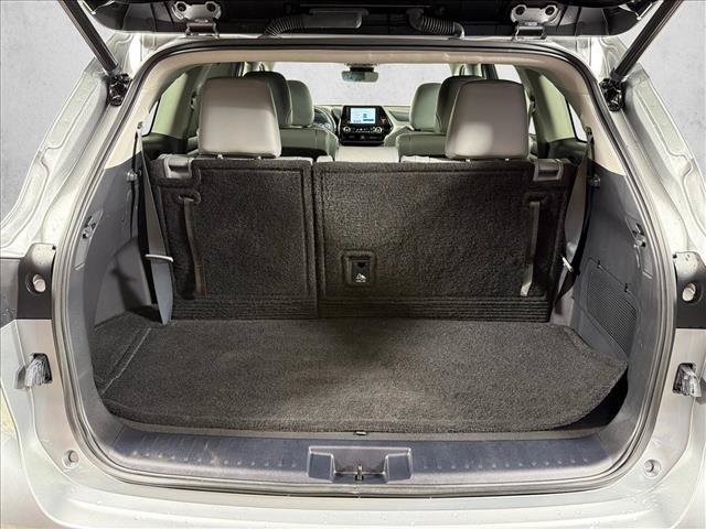 Used 2023 Toyota Highlander XLE FWD image 19