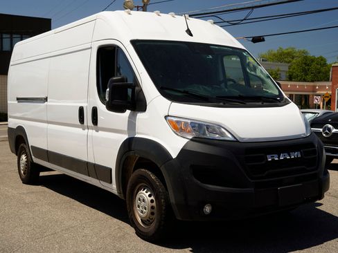 Used 2025 RAM ProMaster 2500 w/ Convenience Group FWD image 8