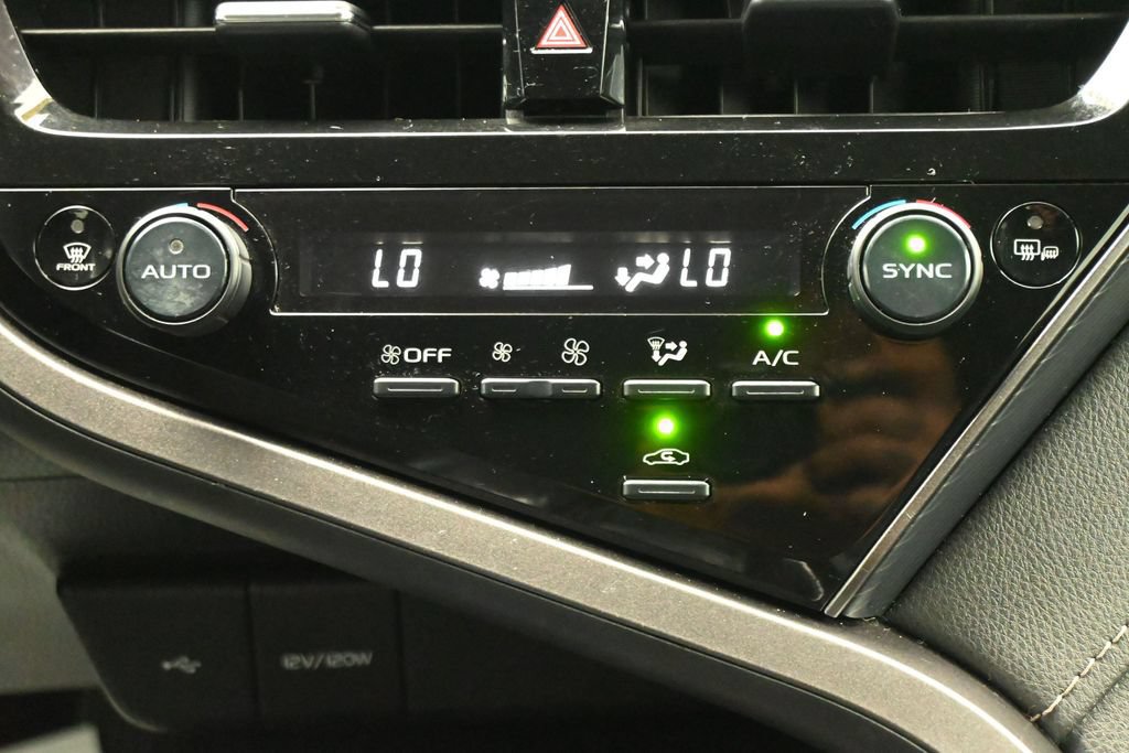 Used 2022 Toyota Camry SE FWD image 18