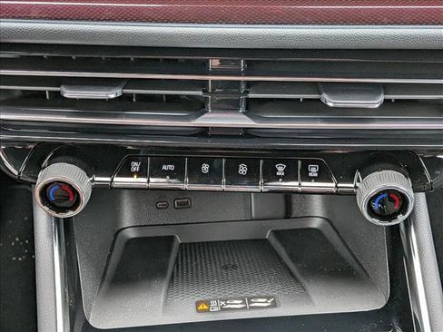 New 2026 Chevrolet Traverse Z71 w/ Enhanced Driving Package image 10