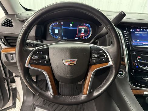 Used 2020 Cadillac Escalade 2WD image 20