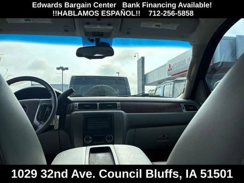 Used 2009 GMC Yukon XL SLT w/ Preferred Package AWD/4WD image 12
