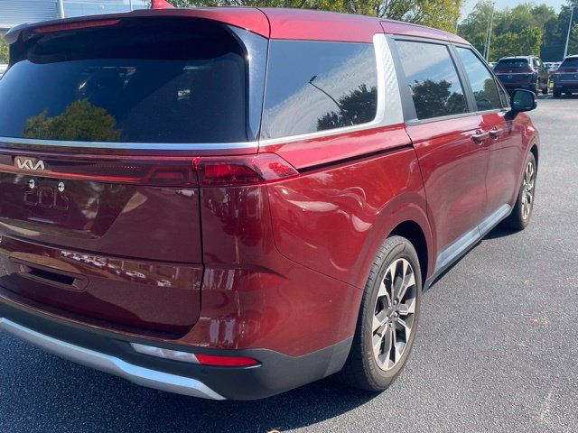 Used 2024 Kia Carnival EX FWD image 11