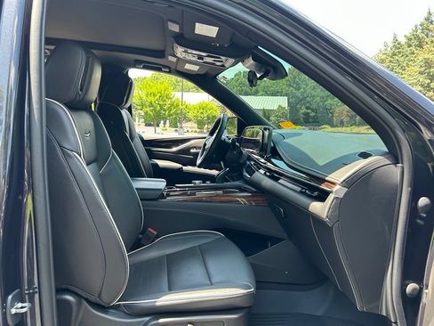 Used 2023 Cadillac Escalade Premium Luxury AWD/4WD image 54