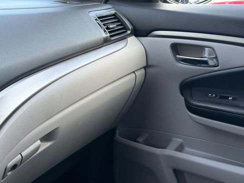 Used 2019 Honda Pilot LX image 30