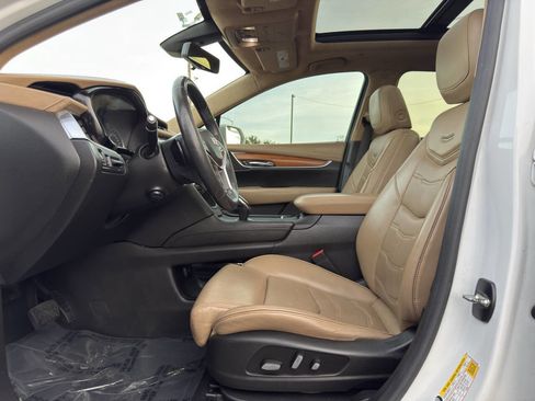 Used 2017 Cadillac XT5 Platinum image 9