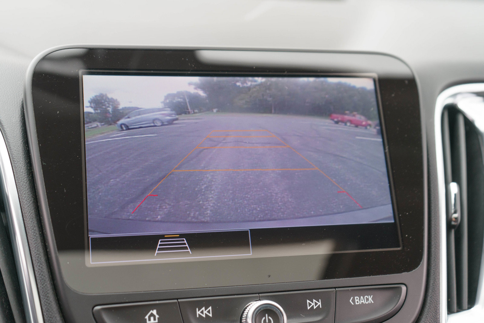 Used 2021 Chevrolet Malibu LT FWD image 16