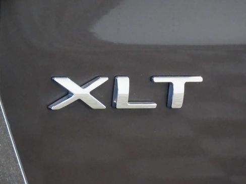 Used 2023 Ford Expedition XLT RWD image 6