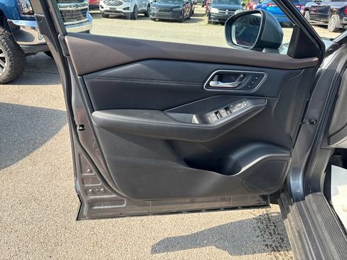 Used 2023 Nissan Rogue Platinum AWD/4WD image 7