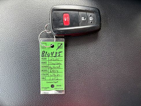 Certified 2025 Toyota RAV4 XLE AWD/4WD image 28