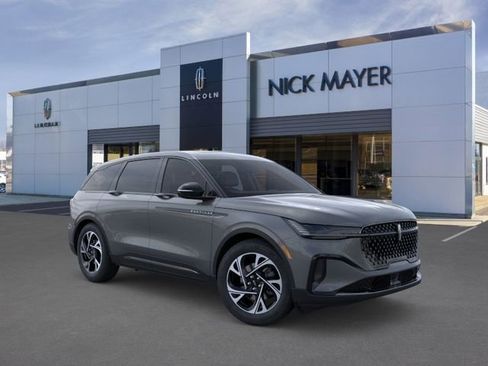 New 2025 Lincoln Nautilus Premier w/ Equipment Group 102A image 8