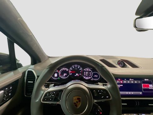 Used 2023 Porsche Cayenne S AWD/4WD image 7