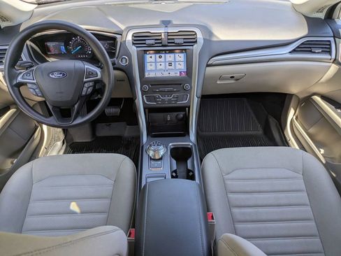 Used 2018 Ford Fusion SE w/ Fusion SE Technology Package image 13