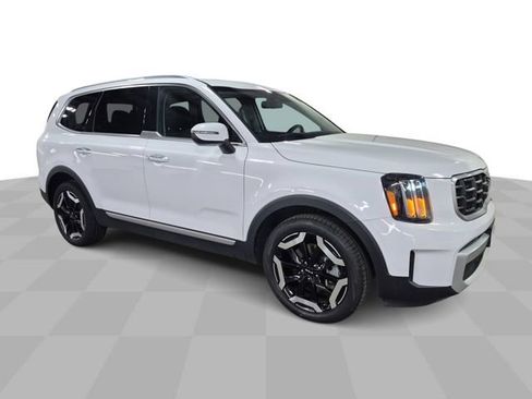 Used 2025 Kia Telluride S AWD/4WD image 2