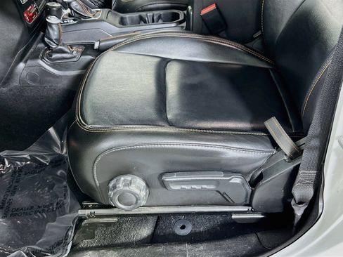 Used 2021 Jeep Gladiator Mojave AWD/4WD image 19