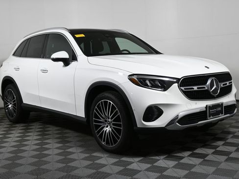 Certified 2025 Mercedes-Benz GLC 300 4MATIC image 8