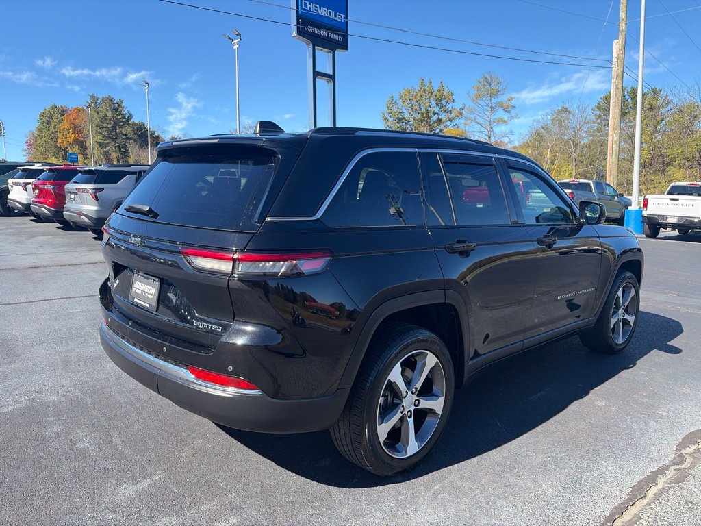 Used 2023 Jeep Grand Cherokee Limited AWD/4WD image 10
