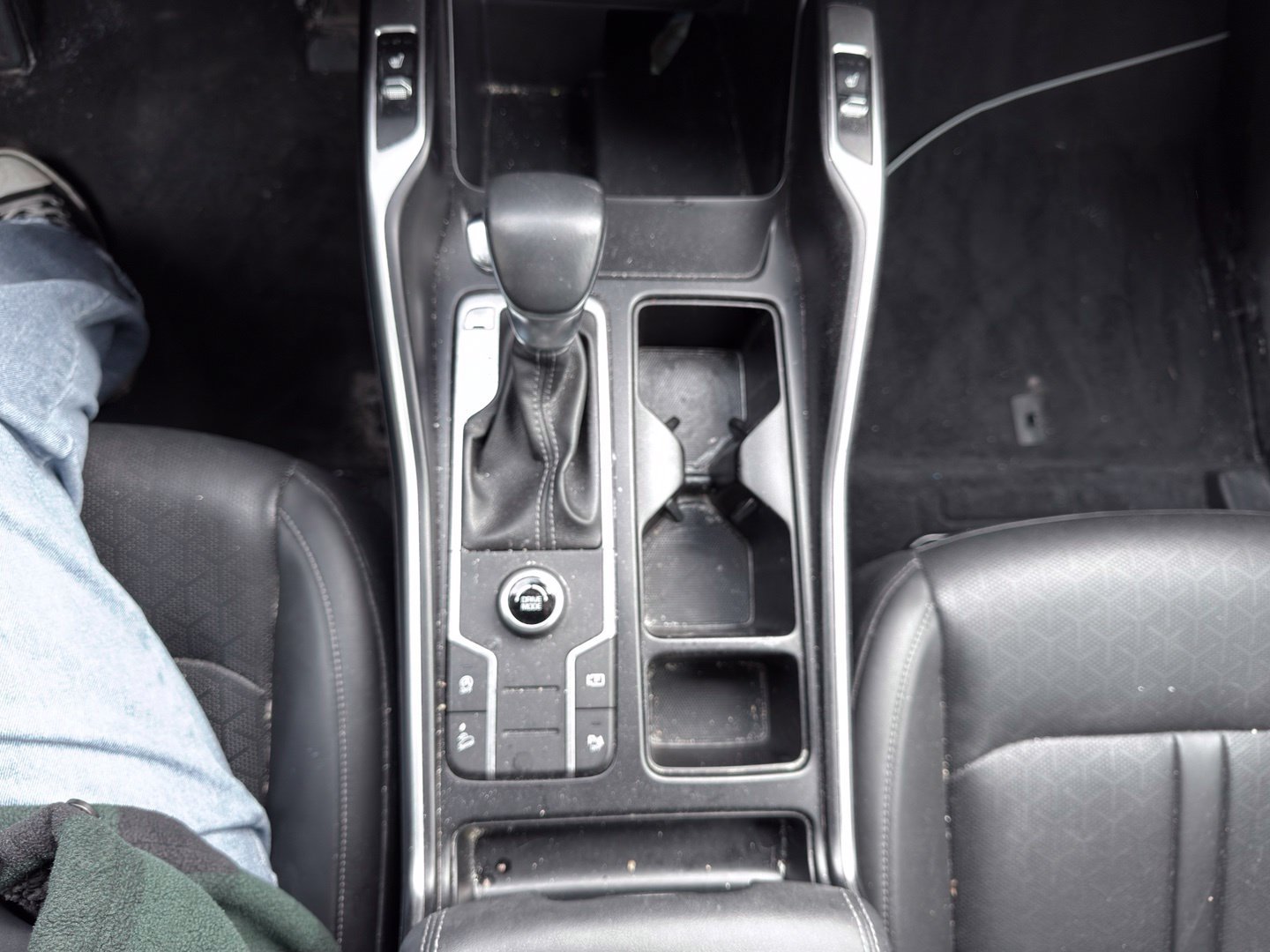 Used 2022 Kia Sorento S FWD image 11