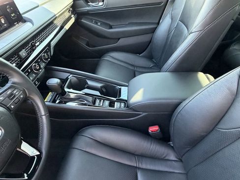 Used 2025 Honda Accord Sport image 18