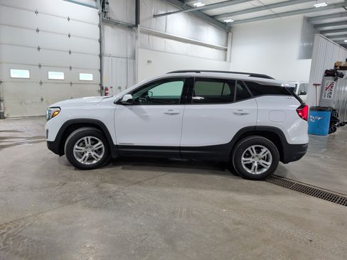 Used 2018 GMC Terrain SLE w/ Infotainment Package I AWD/4WD image 5