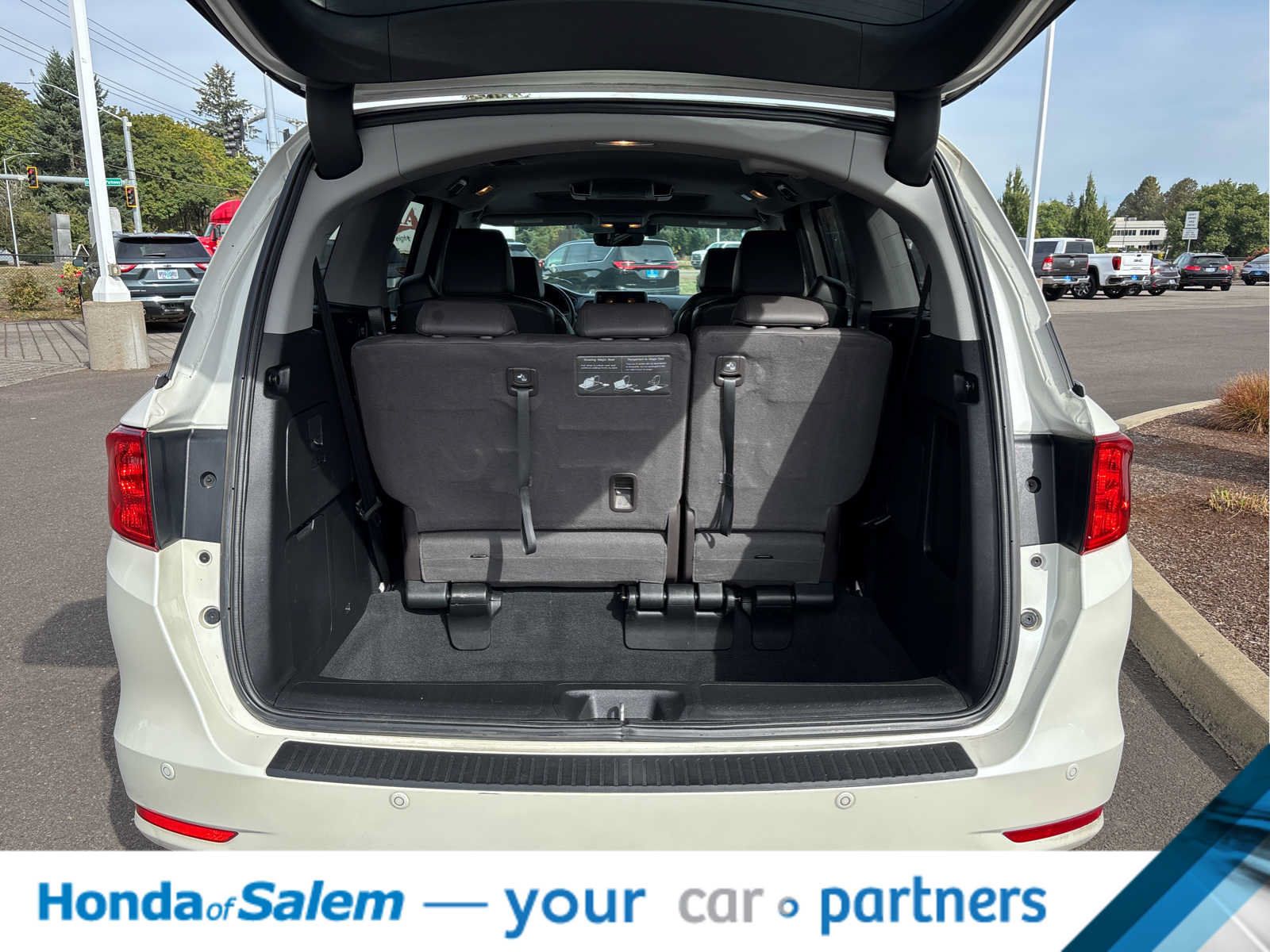 Used 2018 Honda Odyssey Touring image 19