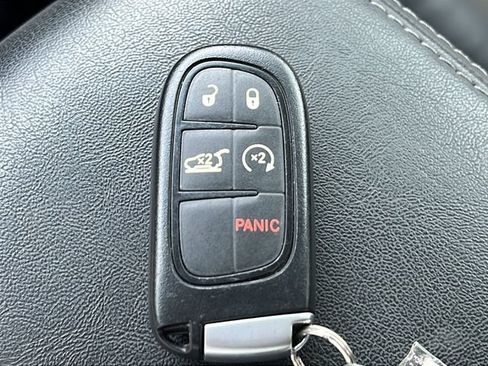Used 2021 Jeep Cherokee Latitude Lux w/ Comfort/Convenience Group AWD/4WD image 24