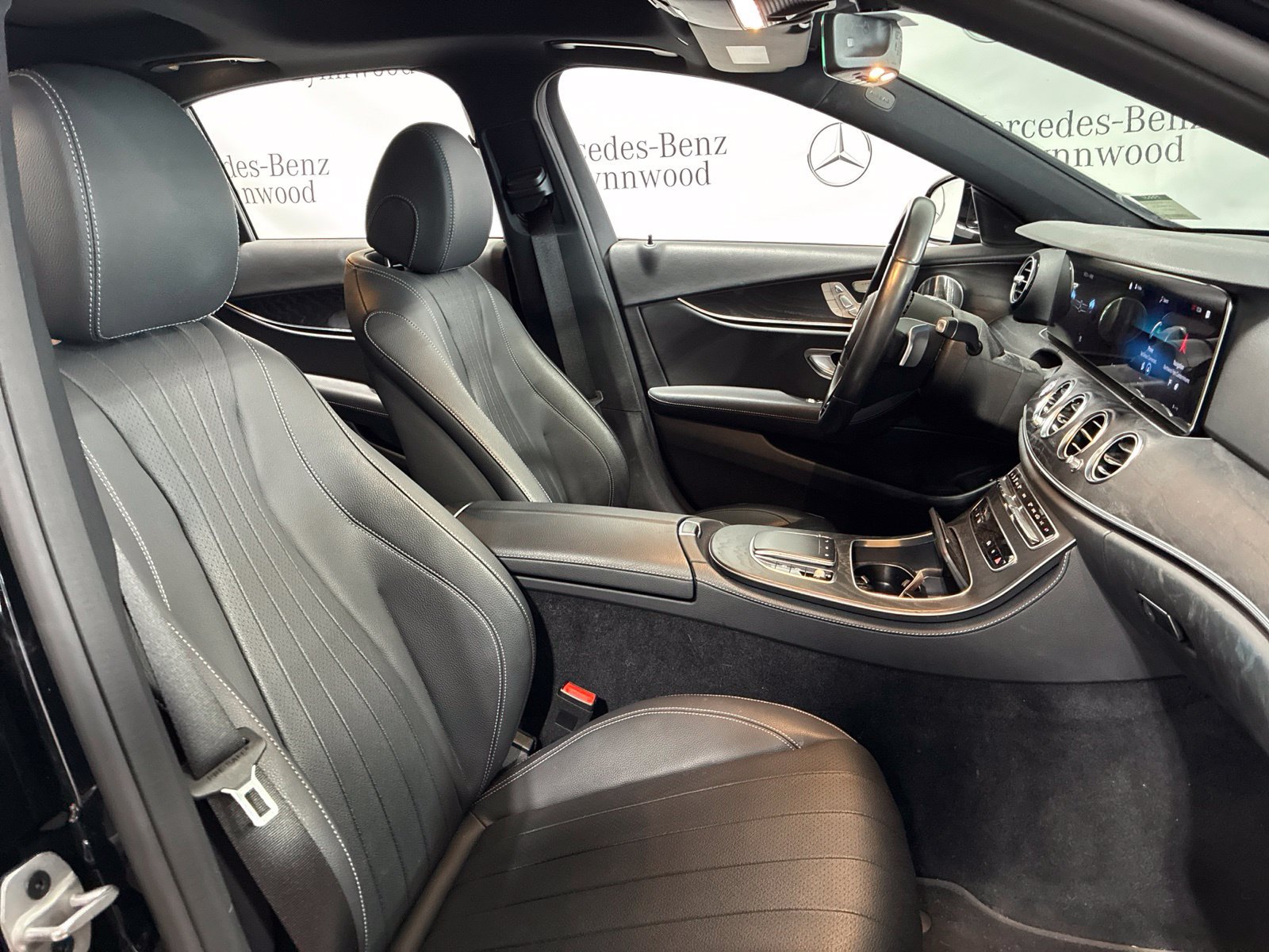 Used 2021 Mercedes-Benz E 350 4MATIC Sedan image 5