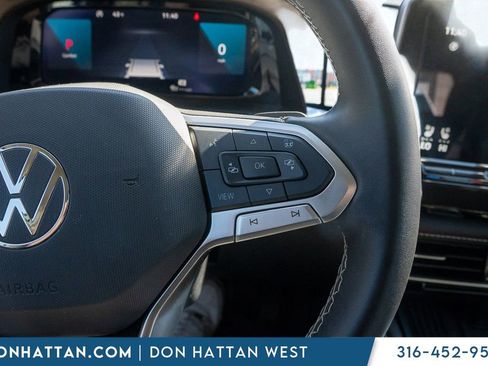 Used 2025 Volkswagen Atlas SE AWD/4WD image 10