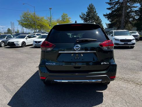 Used 2019 Nissan Rogue SV AWD/4WD image 4