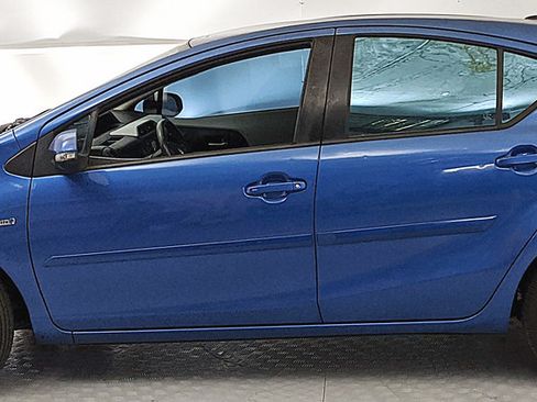 Used 2012 Toyota Prius C Three FWD image 5