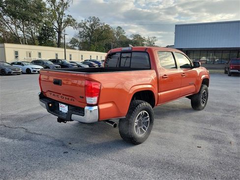 Used 2016 Toyota Tacoma SR5 image 2