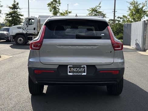 Used 2023 Volvo XC40 B5 Plus w/ Driver Assist Package AWD/4WD image 4