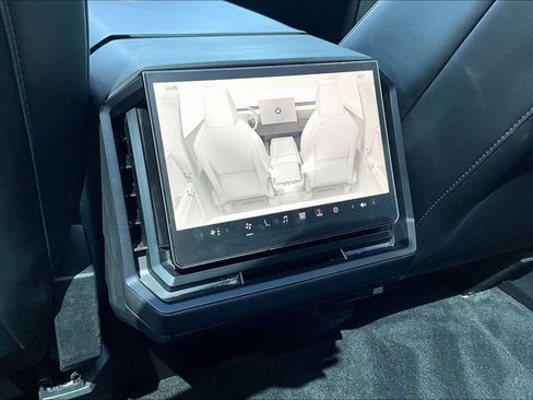 Used 2024 Tesla Cybertruck AWD Crew Cab image 10