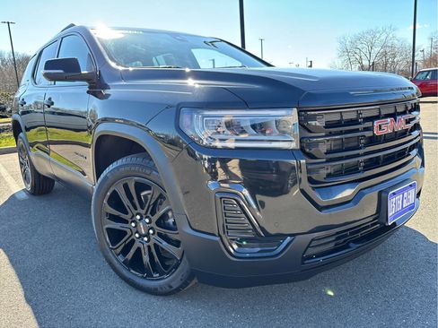 Used 2023 GMC Acadia SLE w/ Driver Convenience Package image 2