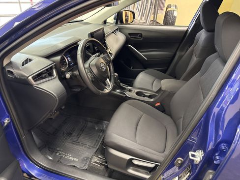 Used 2022 Toyota Corolla Cross LE w/ Black Badges Package (TMS) image 6