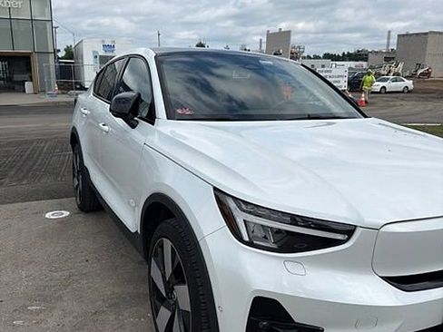 Used 2023 Volvo C40 P8 Recharge Plus AWD/4WD image 2